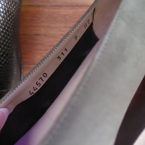 Salvatore Ferragamo Black and Brown Leather Flats (Bag C) - Picture 9 of 13